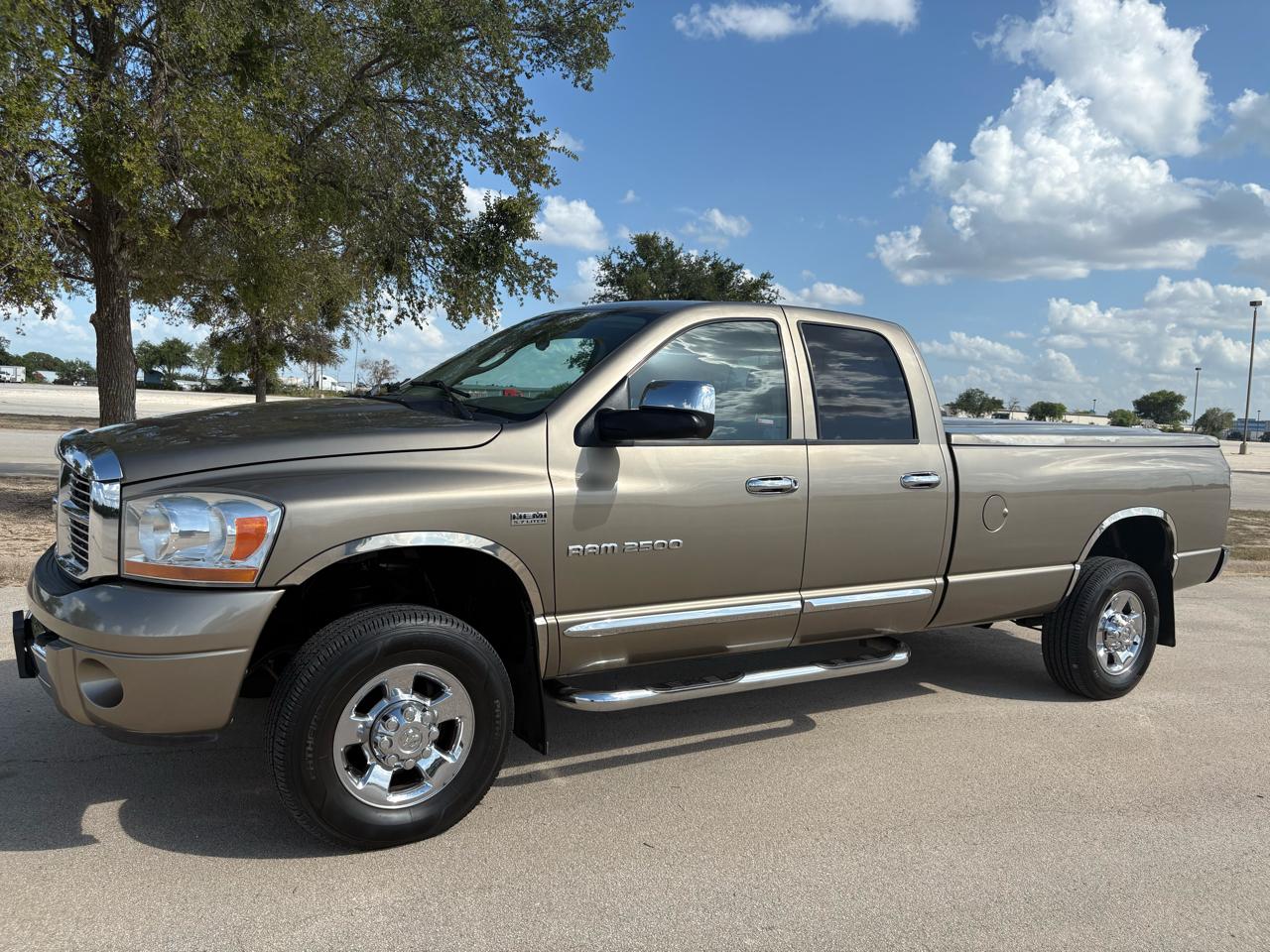 Dodge Ram 2500 4dr Quad Cab 160.5 4WD Laramie 2006