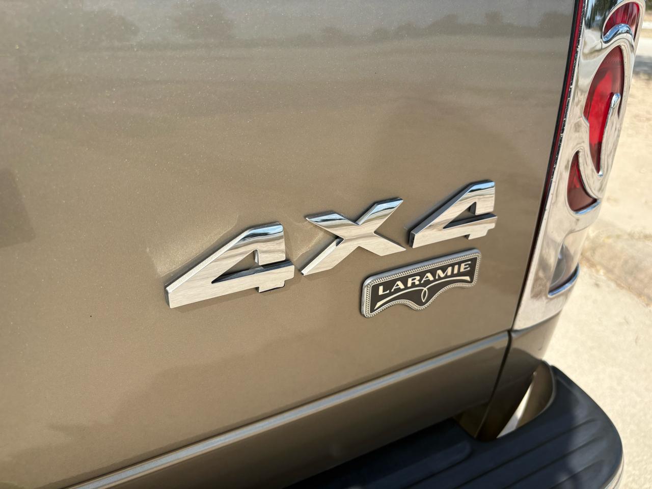 Dodge Ram 2500 4dr Quad Cab 160.5 4WD Laramie 2006