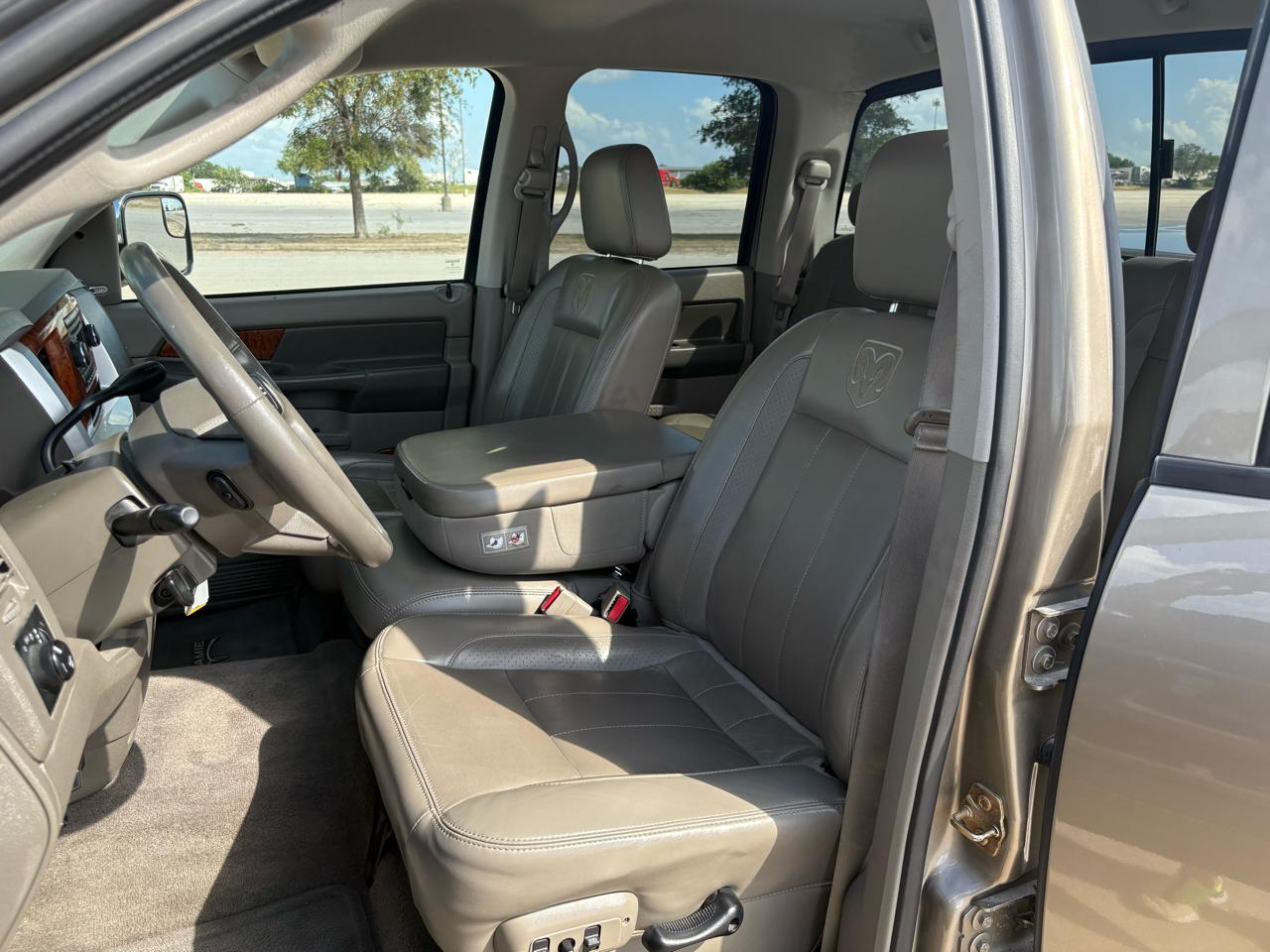 Dodge Ram 2500 4dr Quad Cab 160.5 4WD Laramie 2006