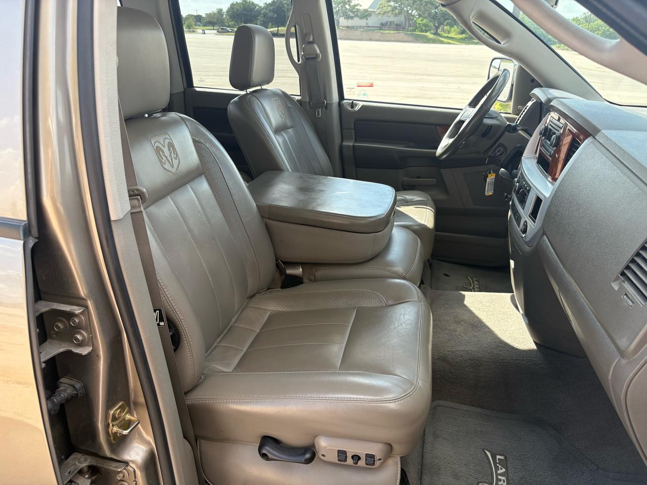Dodge Ram 2500 4dr Quad Cab 160.5 4WD Laramie 2006
