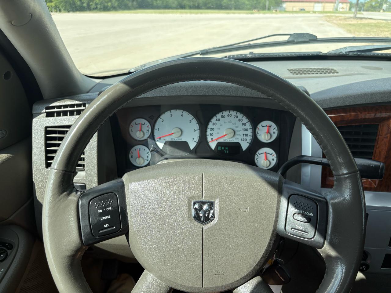Dodge Ram 2500 4dr Quad Cab 160.5 4WD Laramie 2006