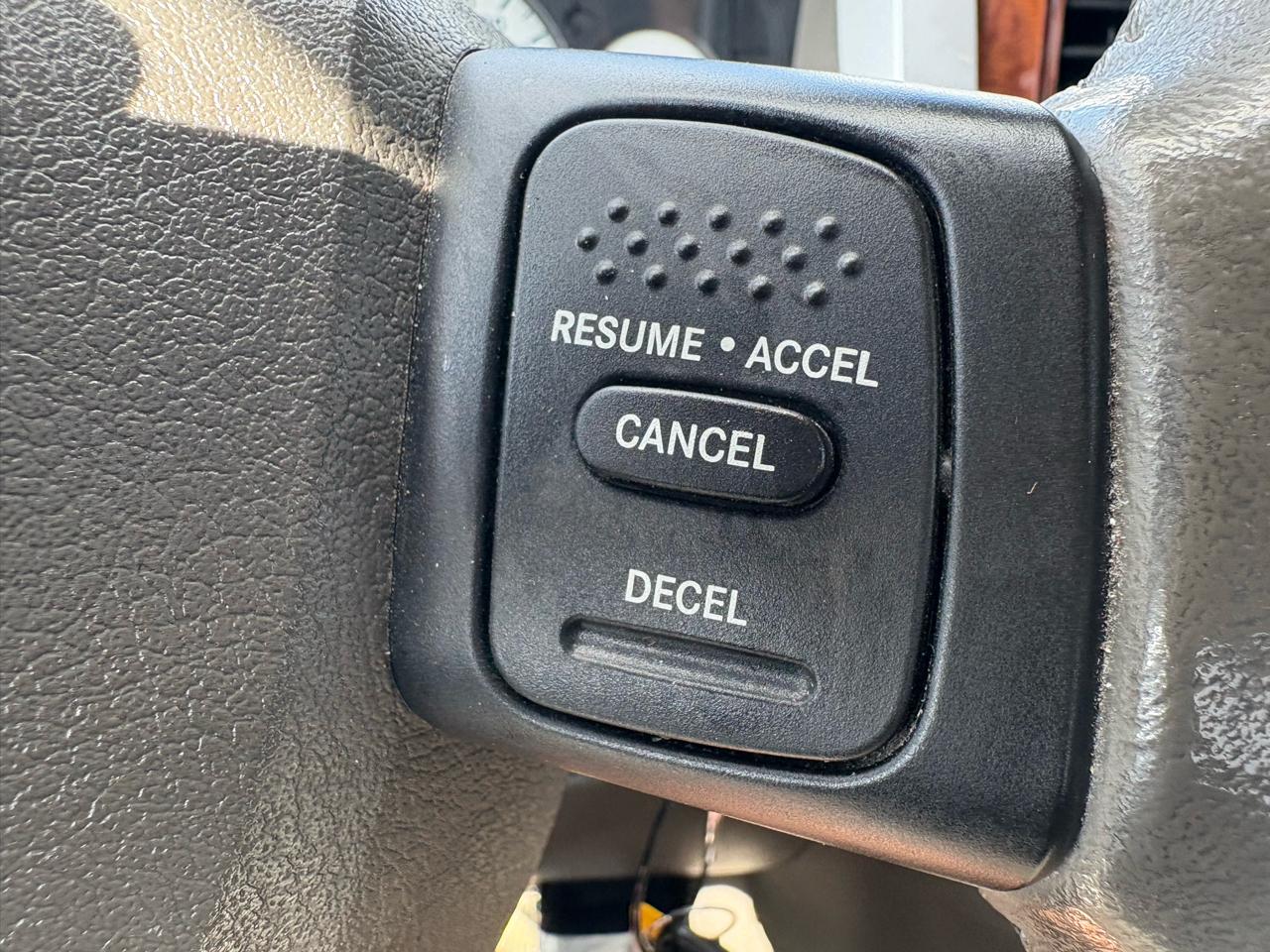 Dodge Ram 2500 4dr Quad Cab 160.5 4WD Laramie 2006