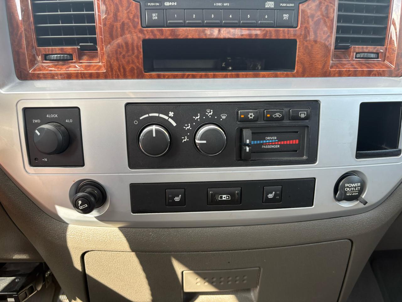 Dodge Ram 2500 4dr Quad Cab 160.5 4WD Laramie 2006
