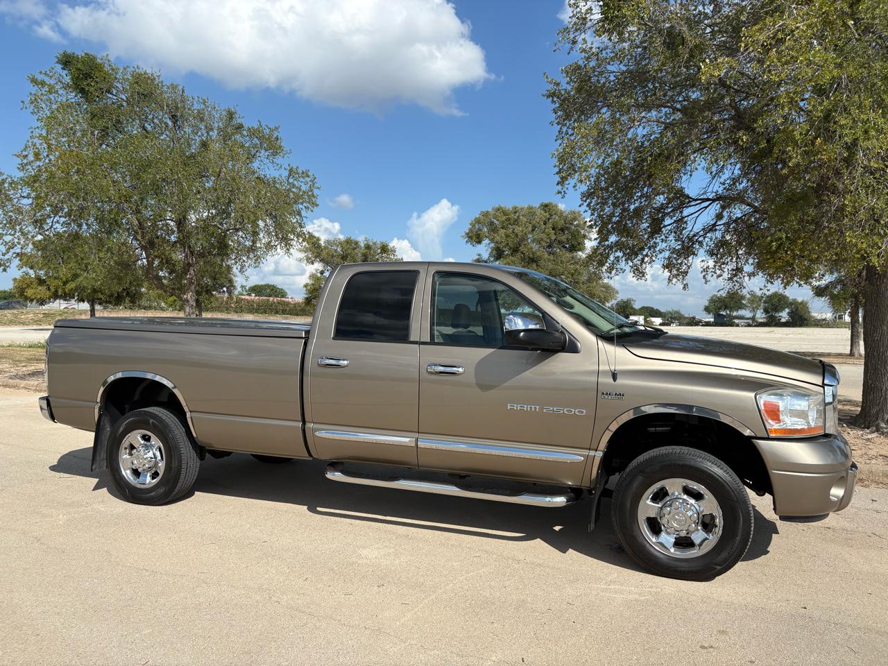 Dodge Ram 2500 4dr Quad Cab 160.5 4WD Laramie 2006