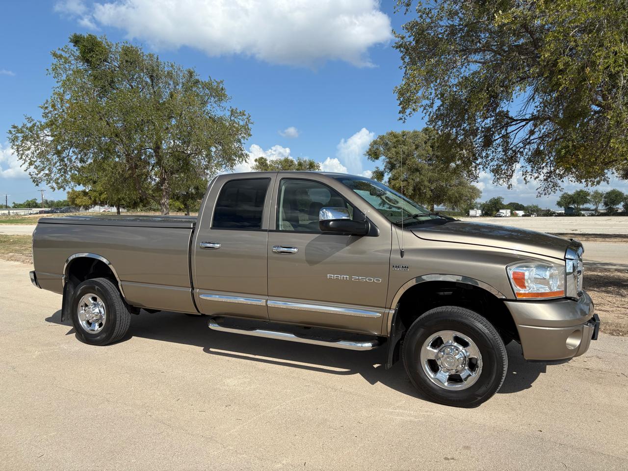 Dodge Ram 2500 4dr Quad Cab 160.5 4WD Laramie 2006