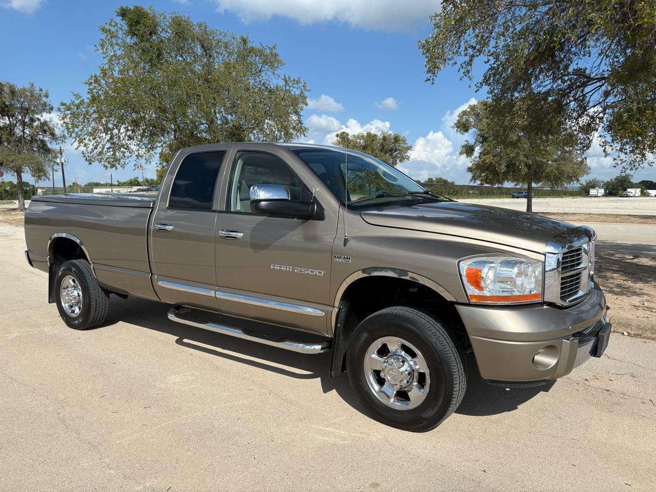 Dodge Ram 2500 4dr Quad Cab 160.5 4WD Laramie 2006
