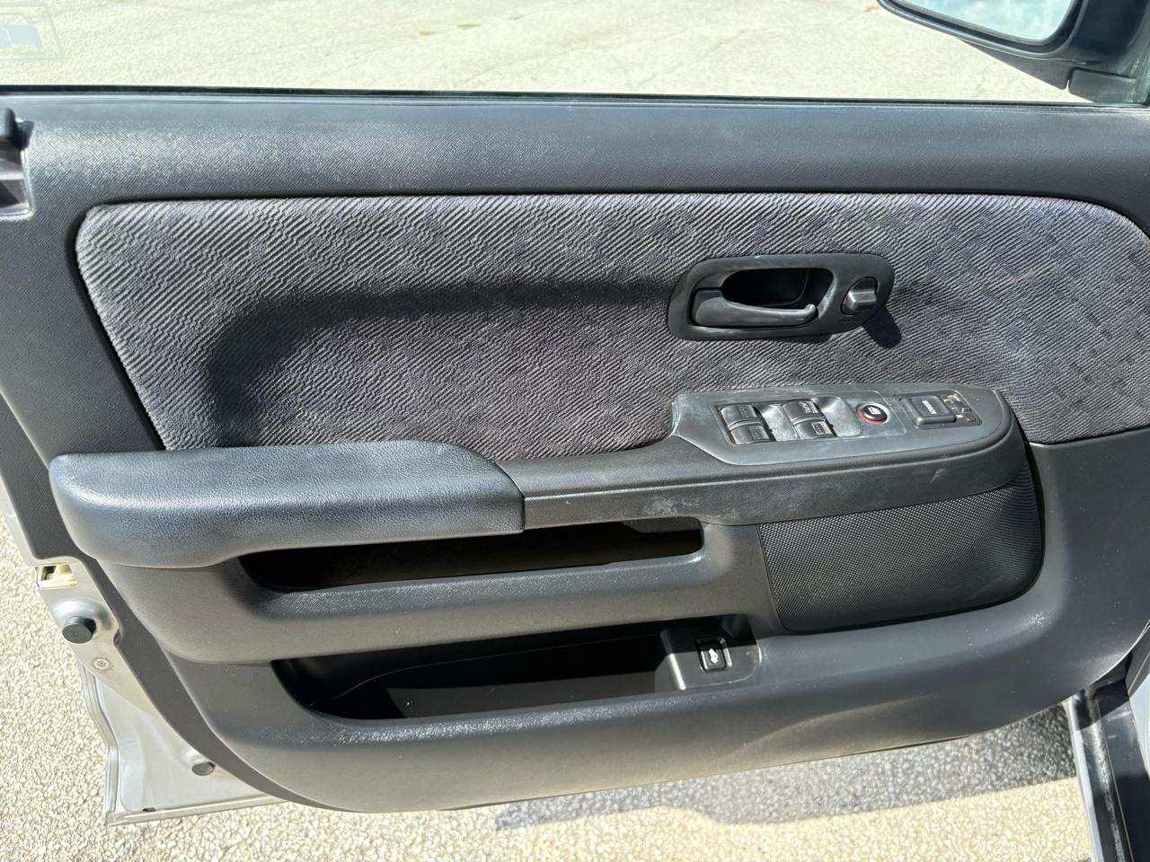 Honda CR-V 2WD LX AT 2005