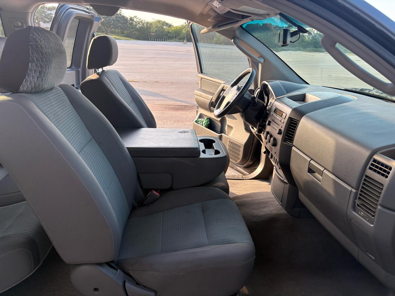 Nissan Titan SE King Cab 2WD 2006