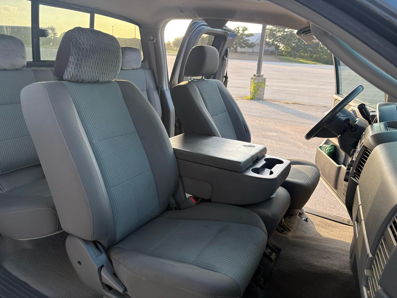 Nissan Titan SE King Cab 2WD 2006