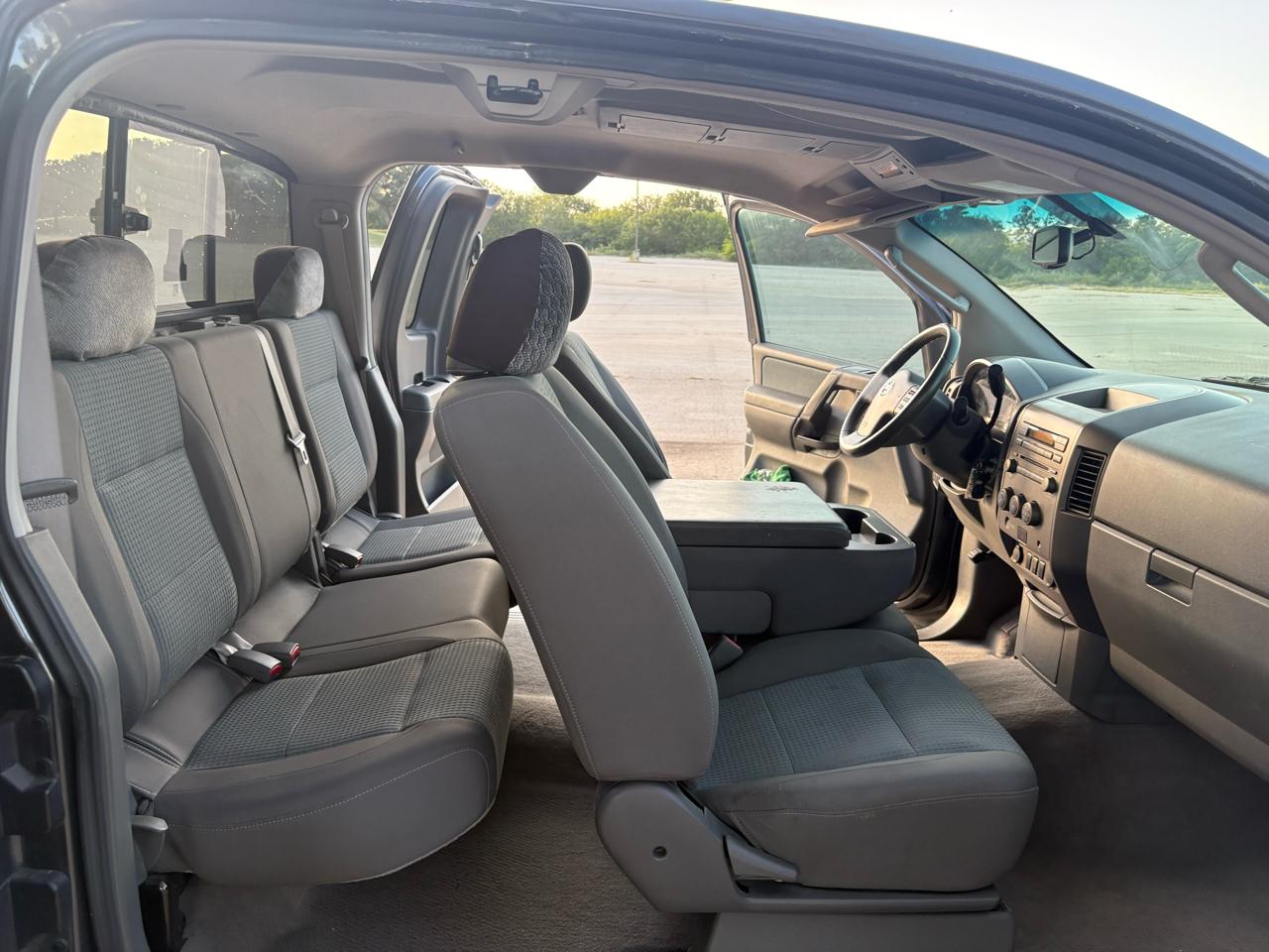 Nissan Titan SE King Cab 2WD 2006