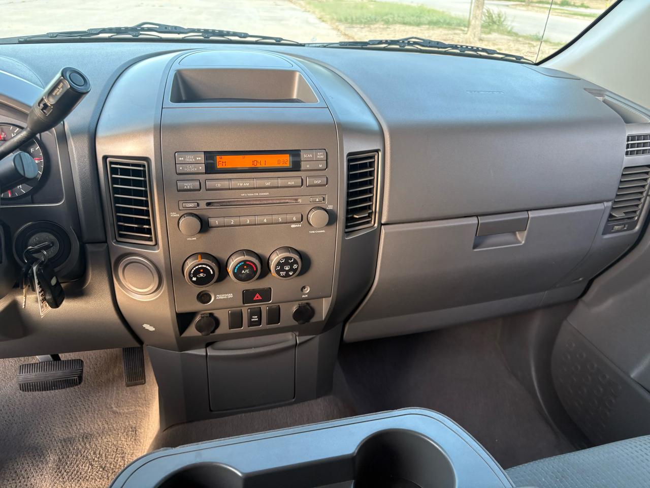 Nissan Titan SE King Cab 2WD 2006