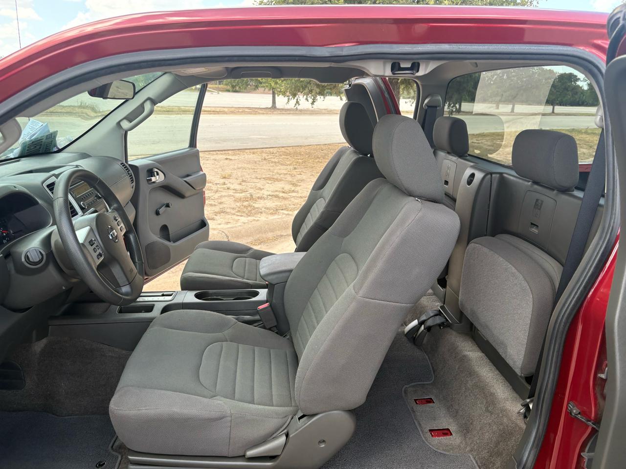 Nissan Frontier  2014