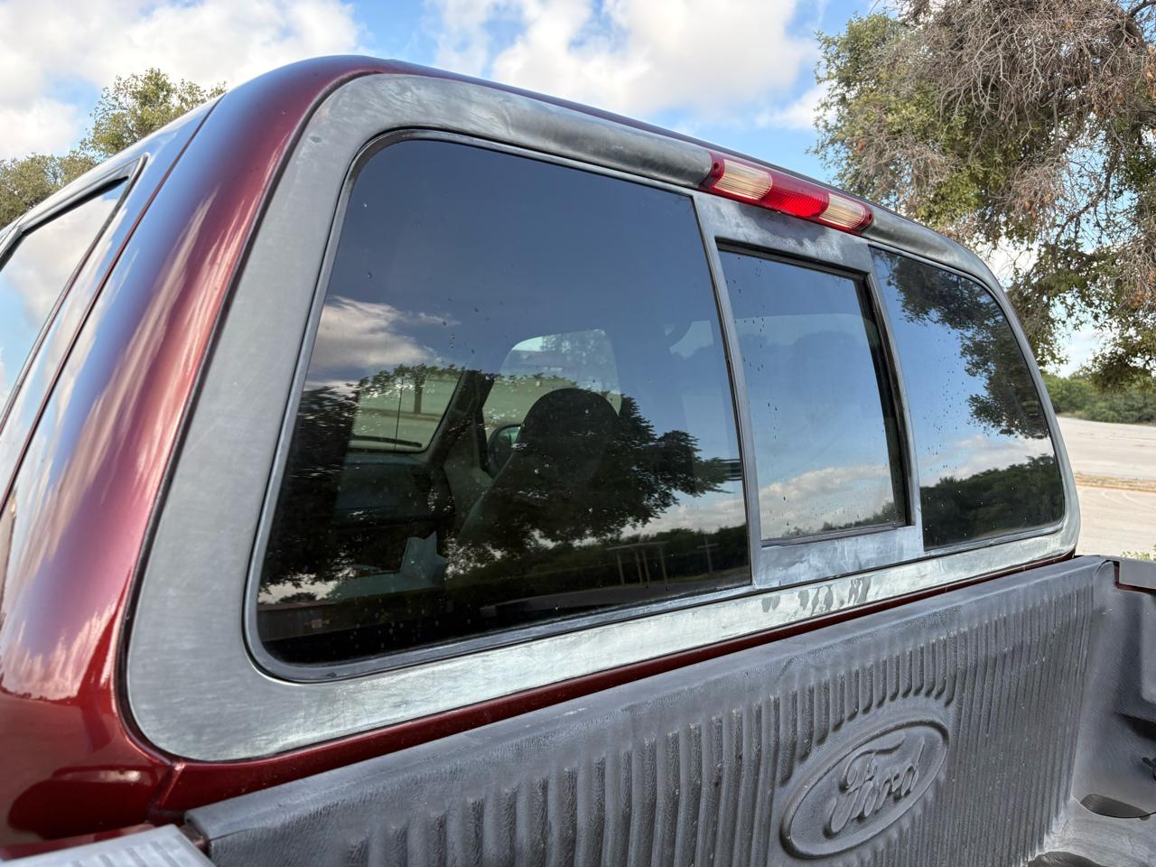 Ford F-150 SuperCrew Crew Cab 139" Lariat 4WD 2001