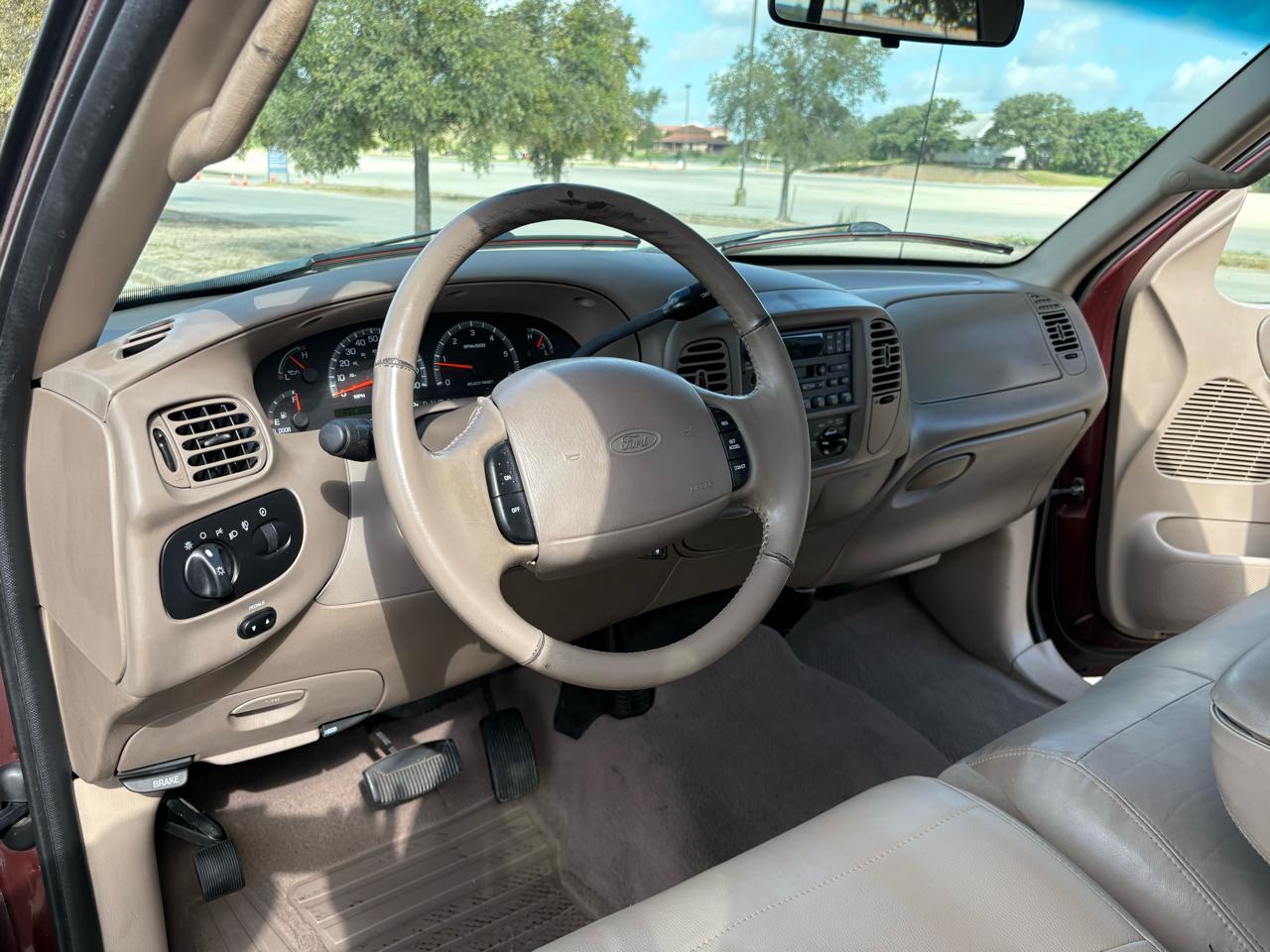 Ford F-150 SuperCrew Crew Cab 139" Lariat 4WD 2001