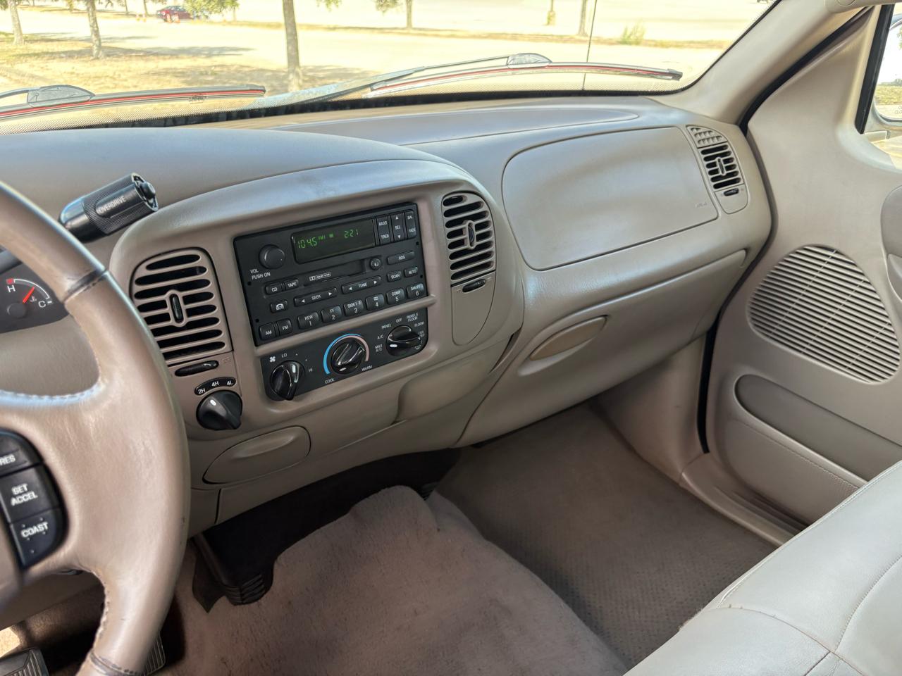 Ford F-150 SuperCrew Crew Cab 139" Lariat 4WD 2001