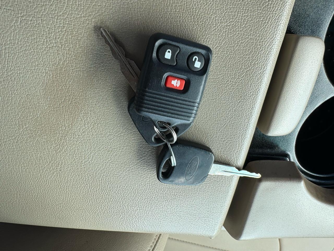 Ford F-150 SuperCrew Crew Cab 139" Lariat 4WD 2001