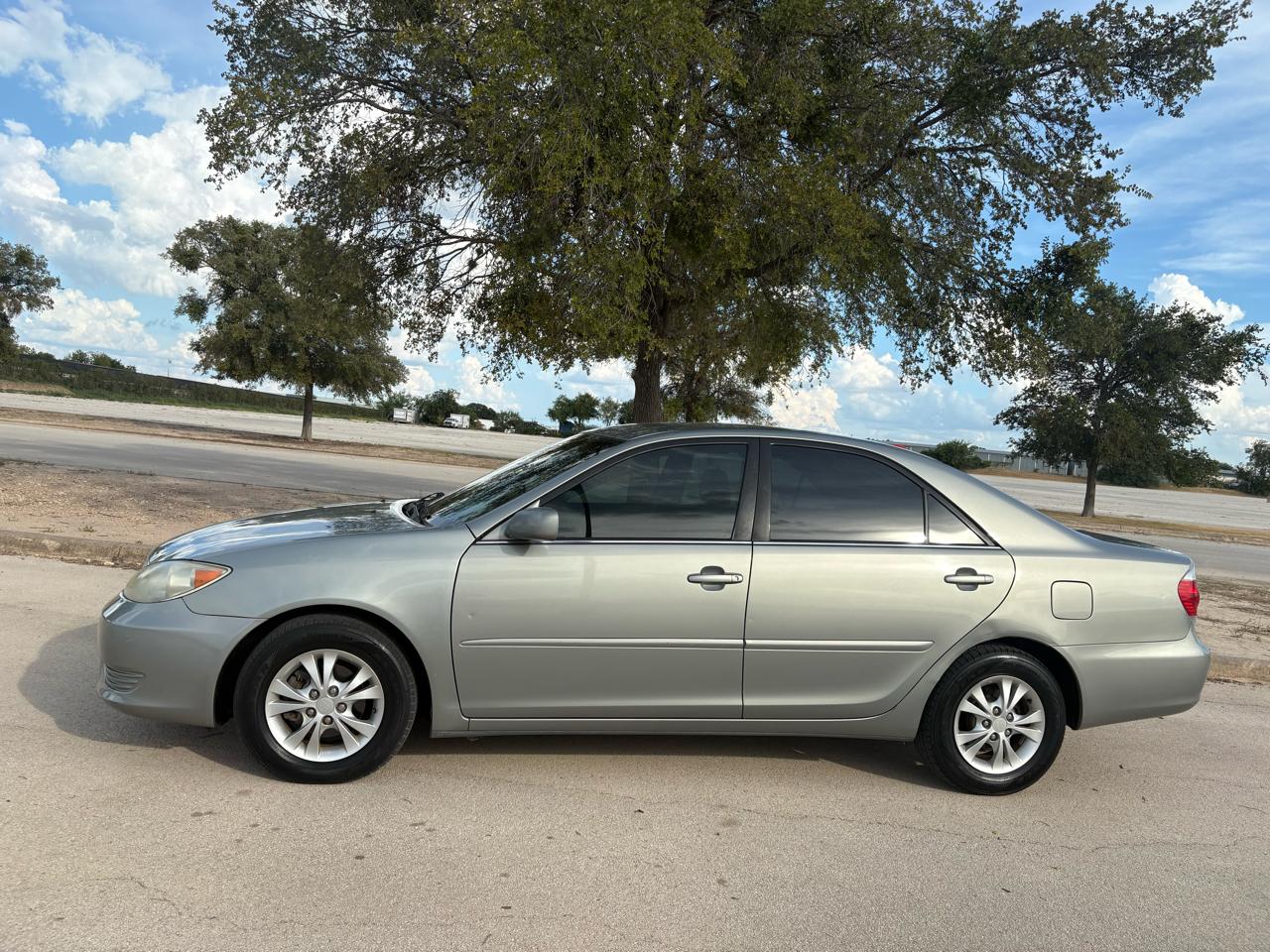 Toyota Camry 4dr Sdn LE V6 Auto (Natl) 2005