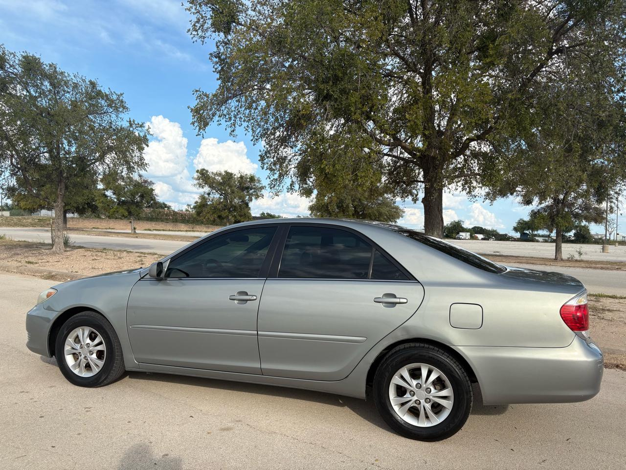 Toyota Camry 4dr Sdn LE V6 Auto (Natl) 2005