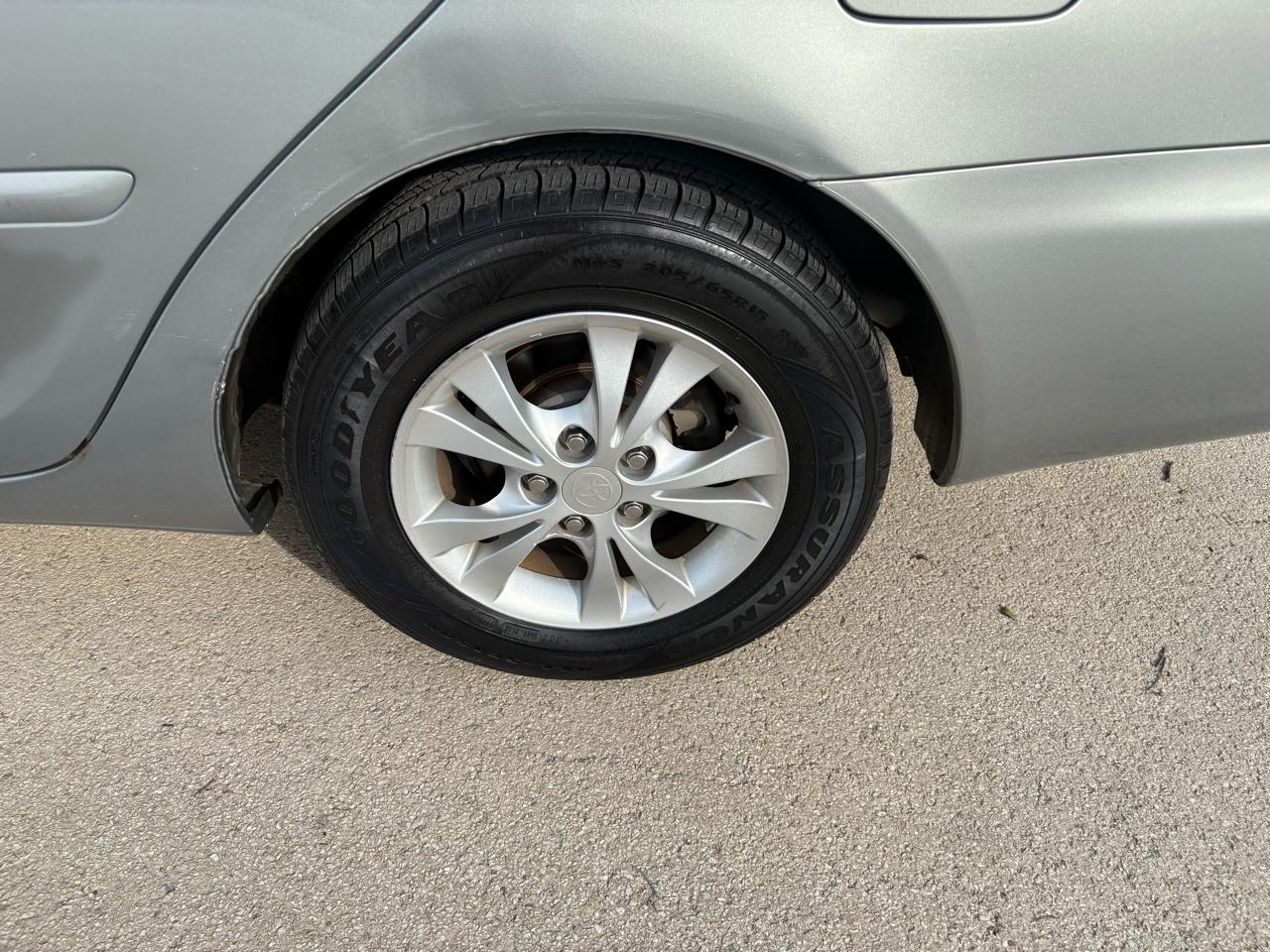 Toyota Camry 4dr Sdn LE V6 Auto (Natl) 2005