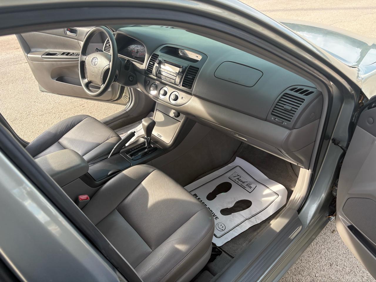 Toyota Camry 4dr Sdn LE V6 Auto (Natl) 2005