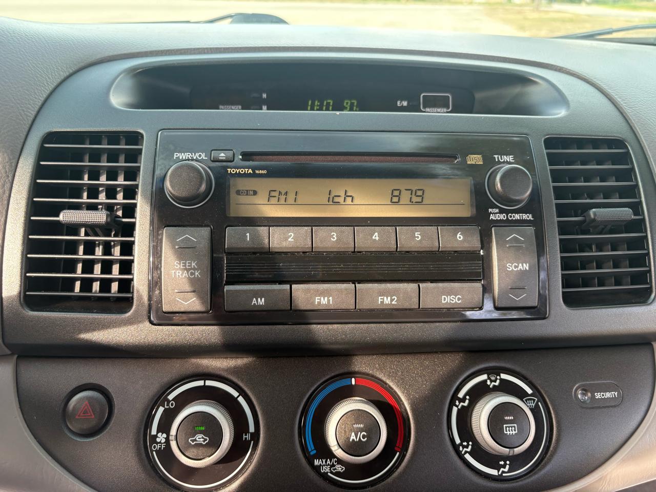 Toyota Camry 4dr Sdn LE V6 Auto (Natl) 2005