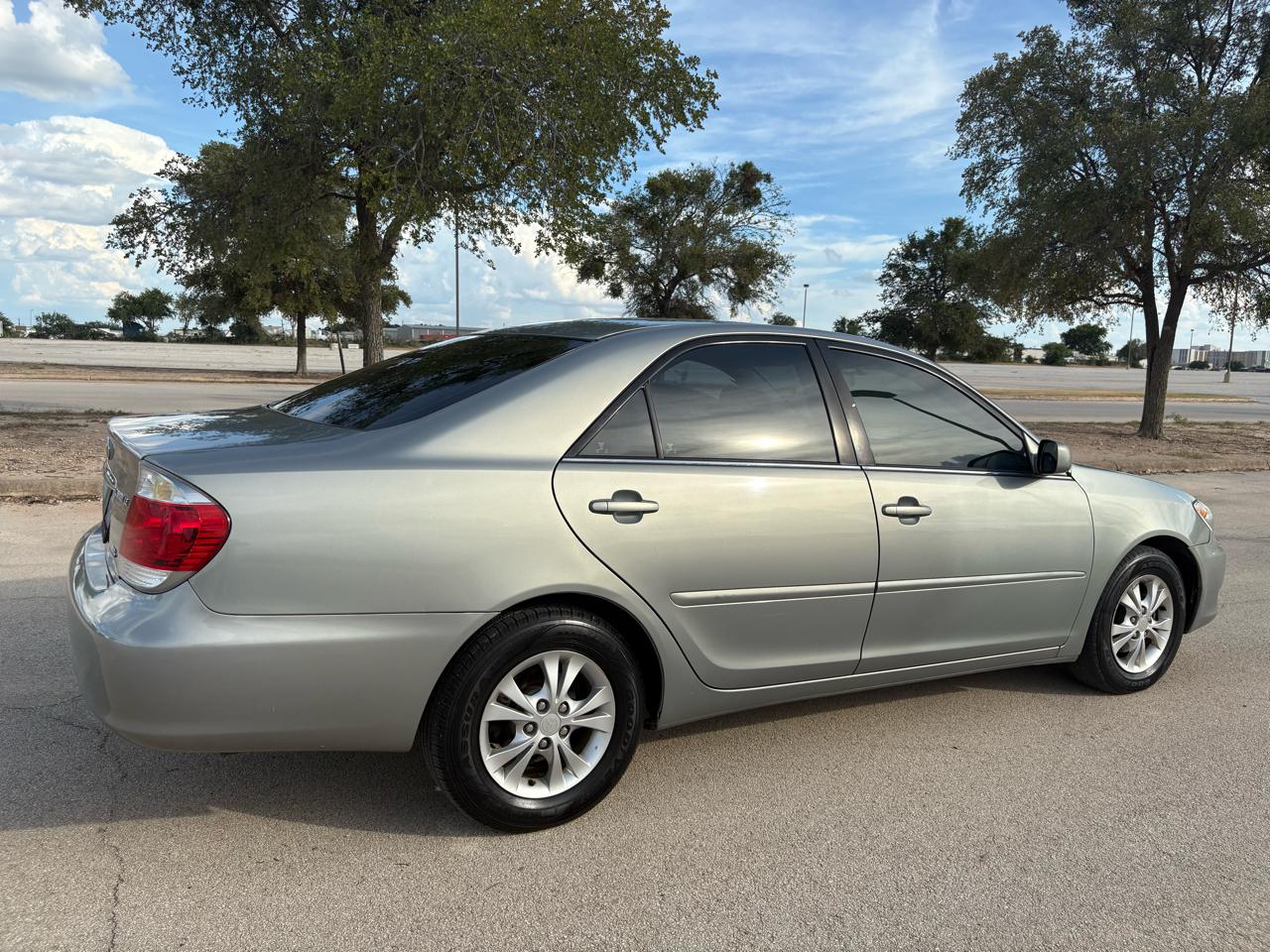 Toyota Camry 4dr Sdn LE V6 Auto (Natl) 2005