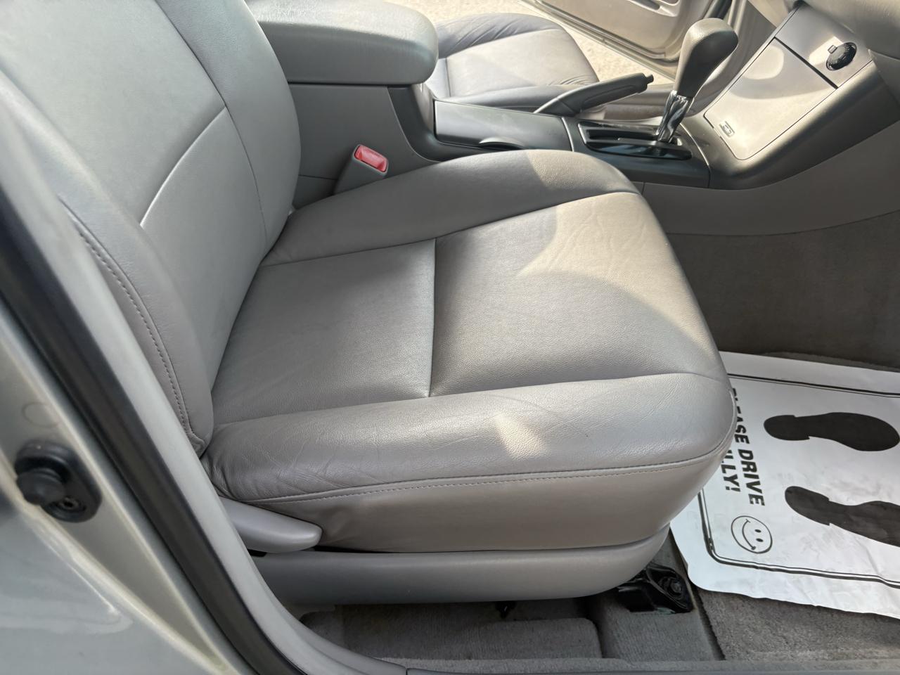 Toyota Camry 4dr Sdn LE V6 Auto (Natl) 2005