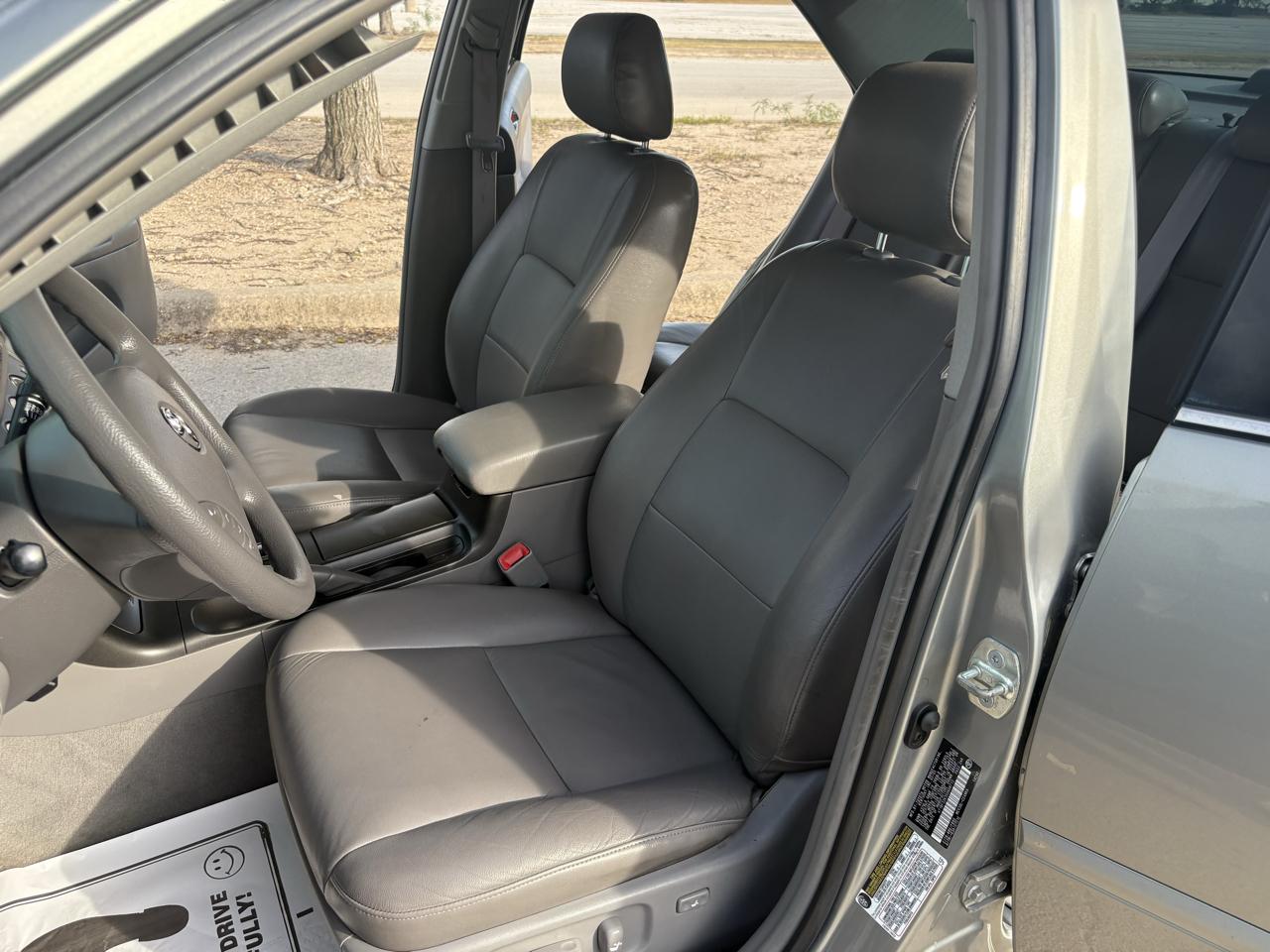 Toyota Camry 4dr Sdn LE V6 Auto (Natl) 2005