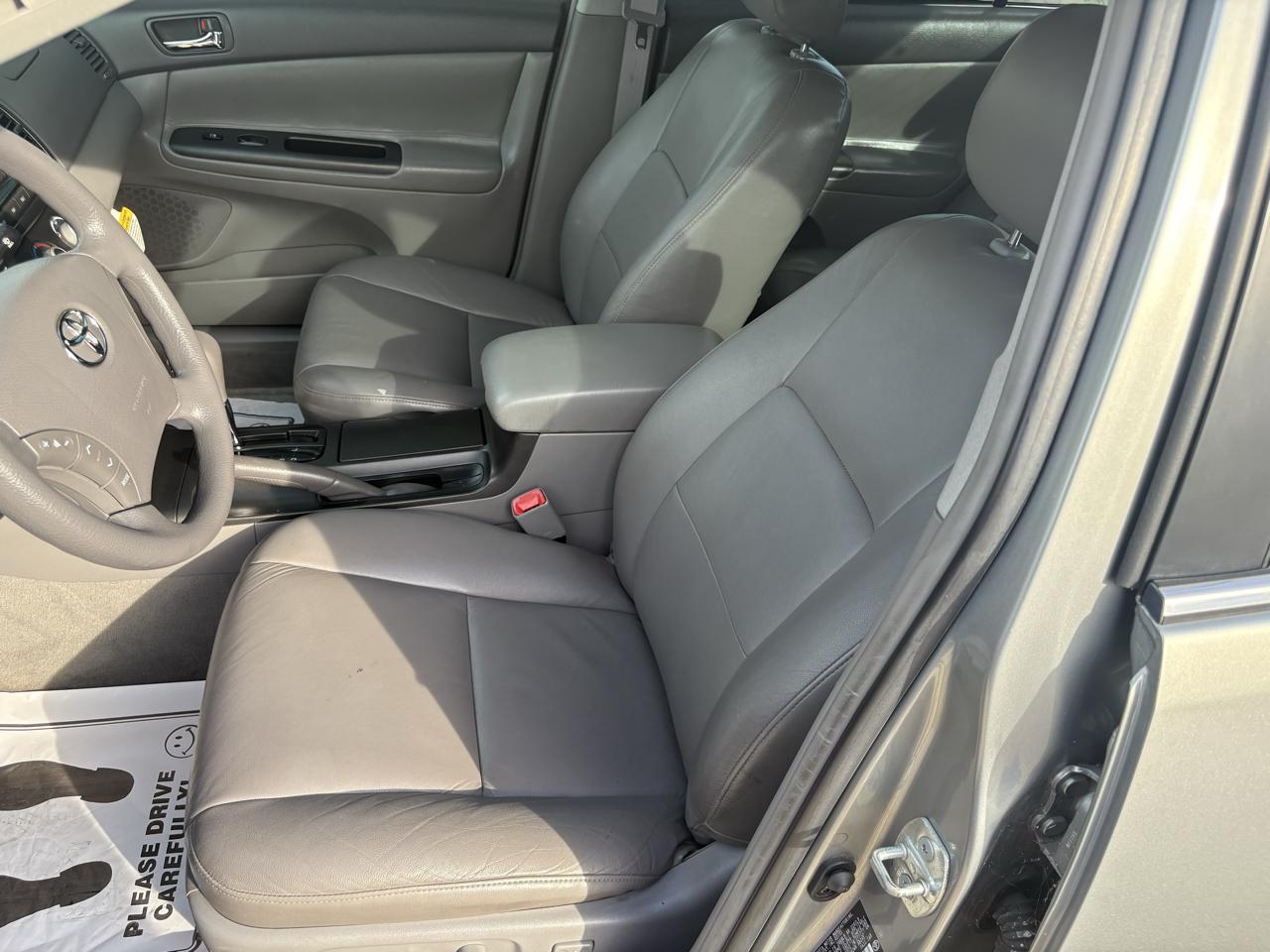 Toyota Camry 4dr Sdn LE V6 Auto (Natl) 2005