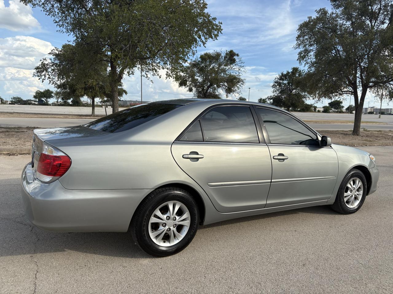 Toyota Camry 4dr Sdn LE V6 Auto (Natl) 2005