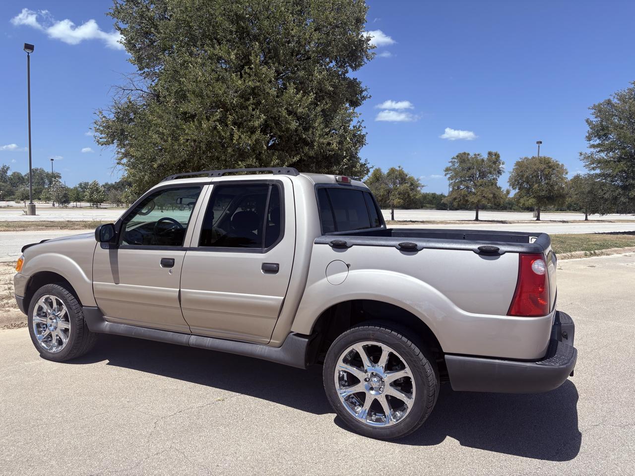 Ford Explorer Sport Trac  2004