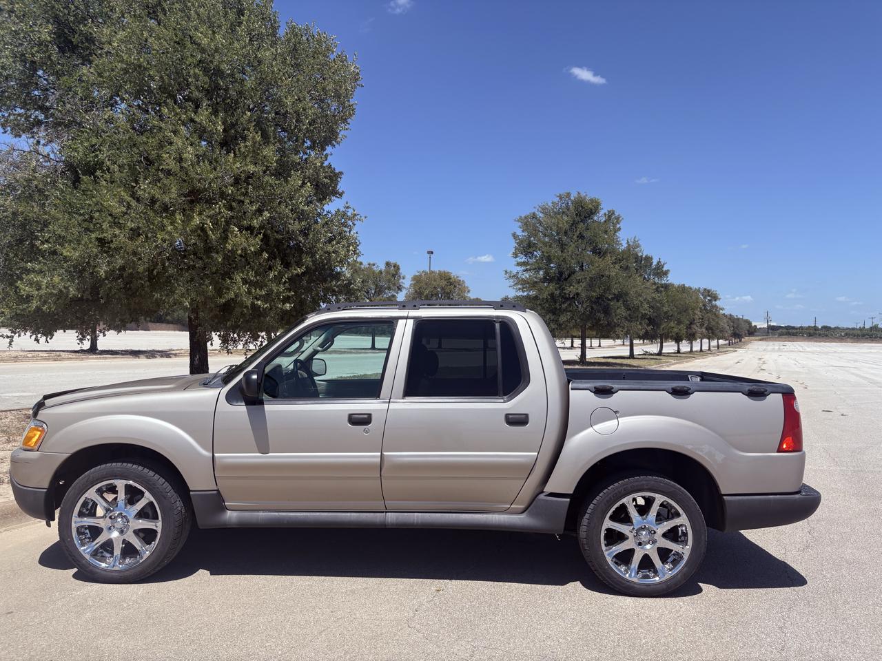 Ford Explorer Sport Trac  2004