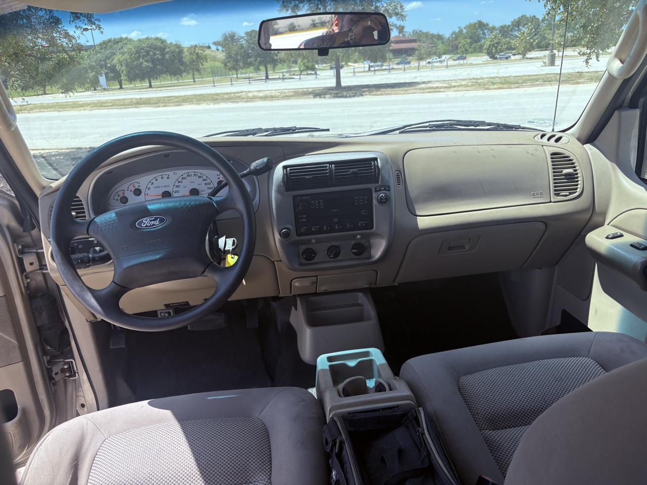 Ford Explorer Sport Trac  2004
