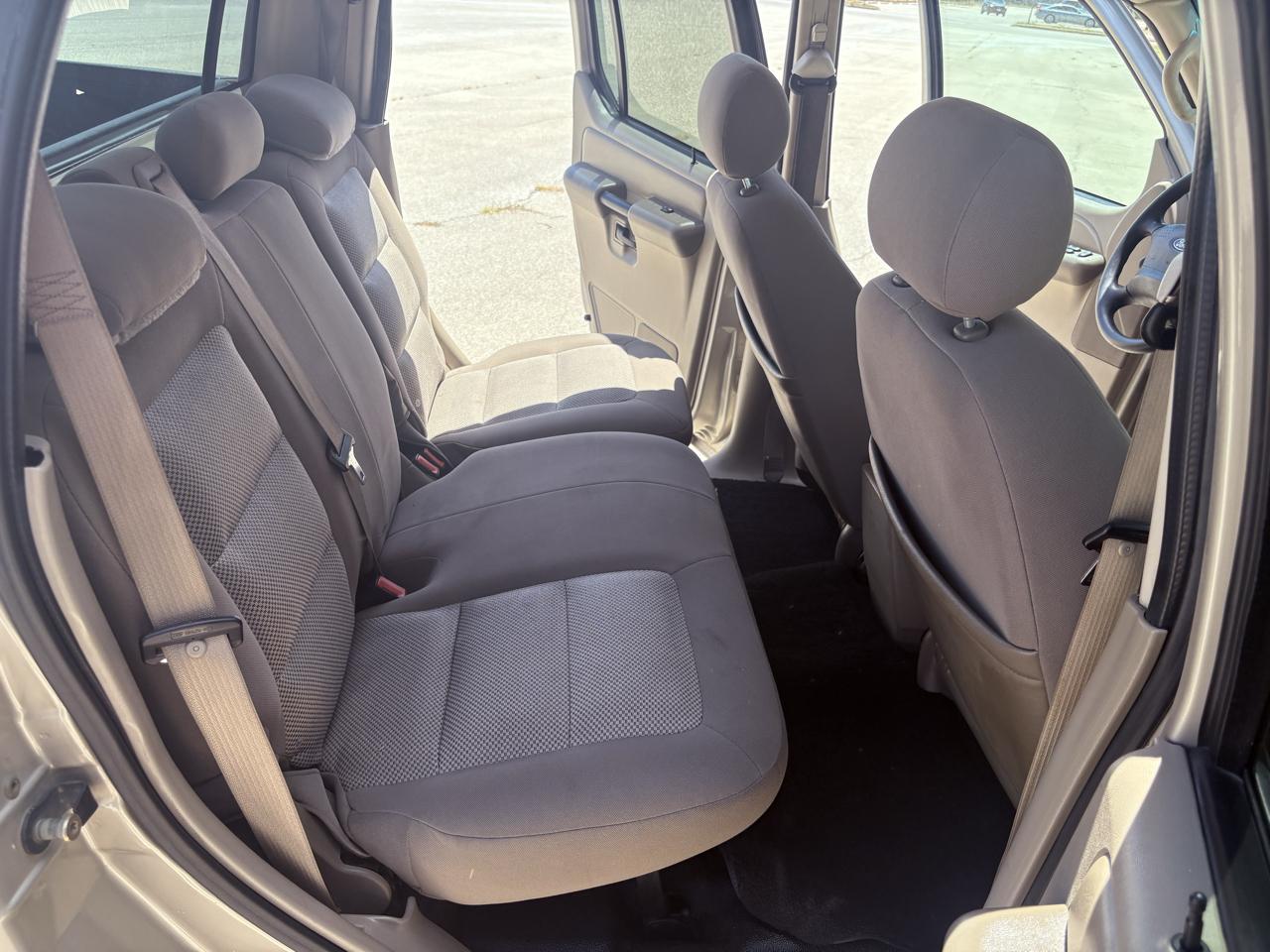 Ford Explorer Sport Trac  2004