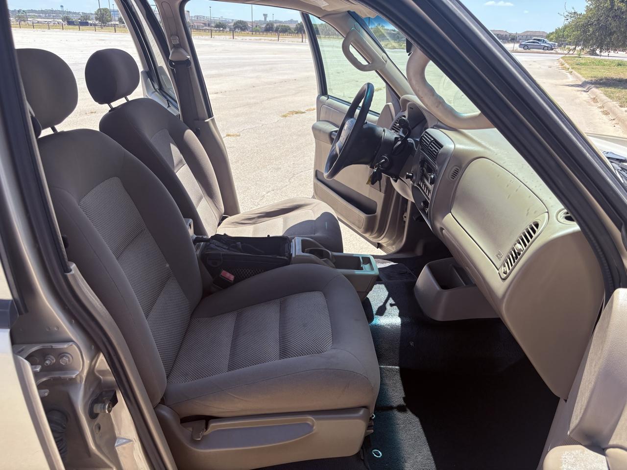 Ford Explorer Sport Trac  2004