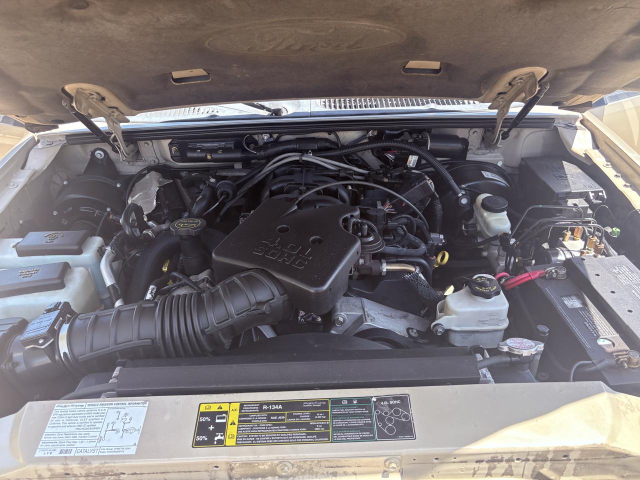 Ford Explorer Sport Trac  2004