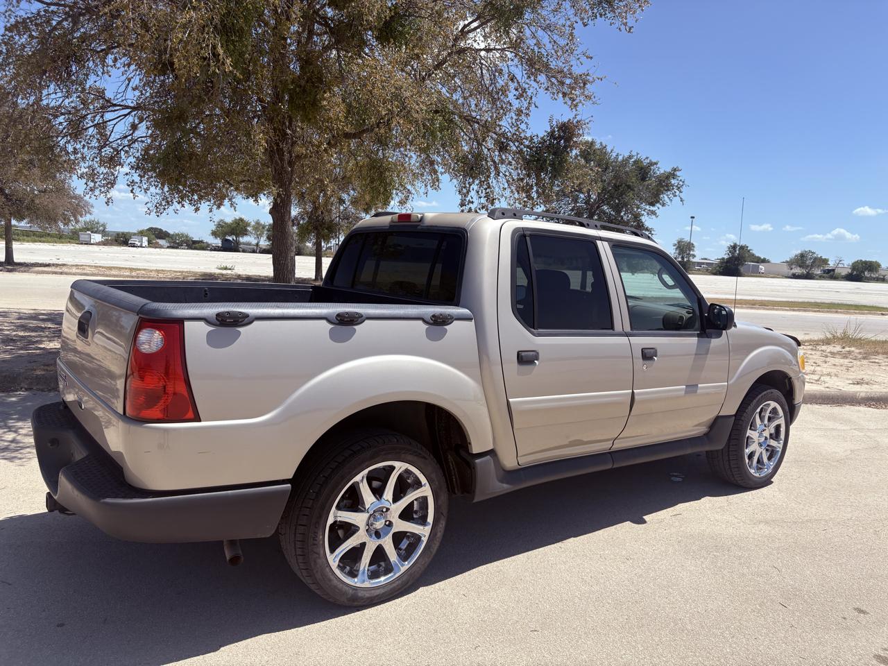 Ford Explorer Sport Trac  2004