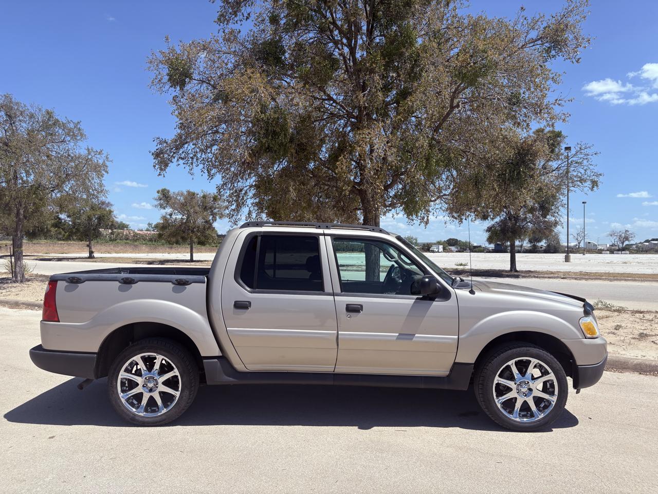Ford Explorer Sport Trac  2004
