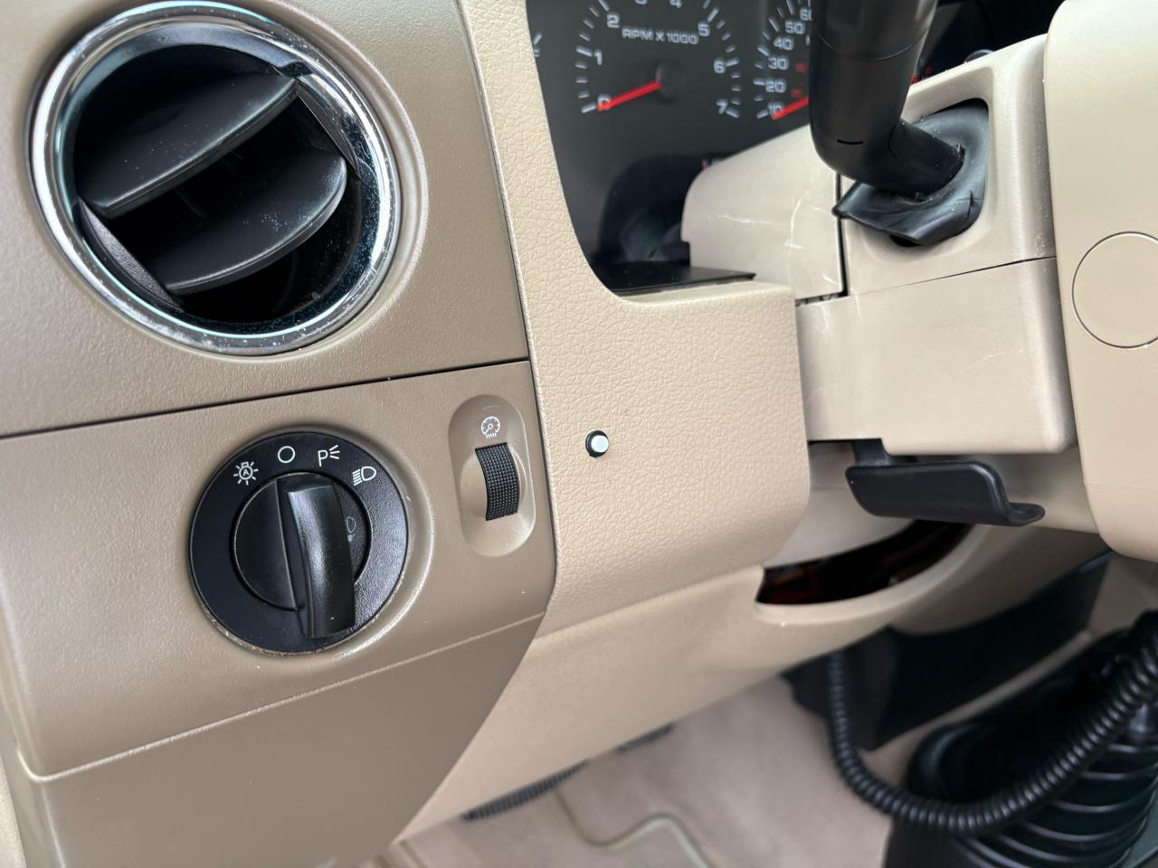 Ford F-150  2004
