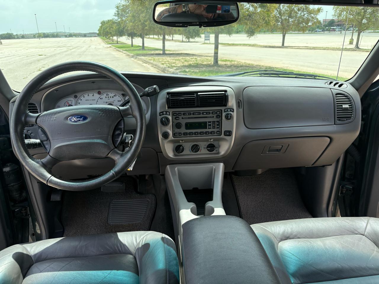 Ford Explorer Sport Trac  2002