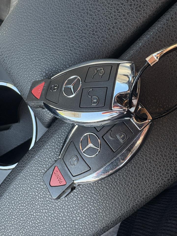 Mercedes-Benz C-Class  2010