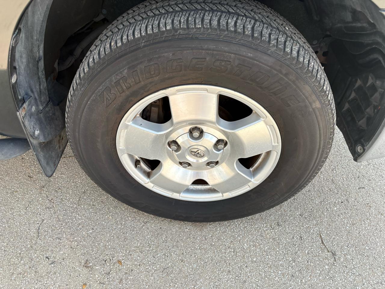Toyota Tundra 2WD Truck  2008