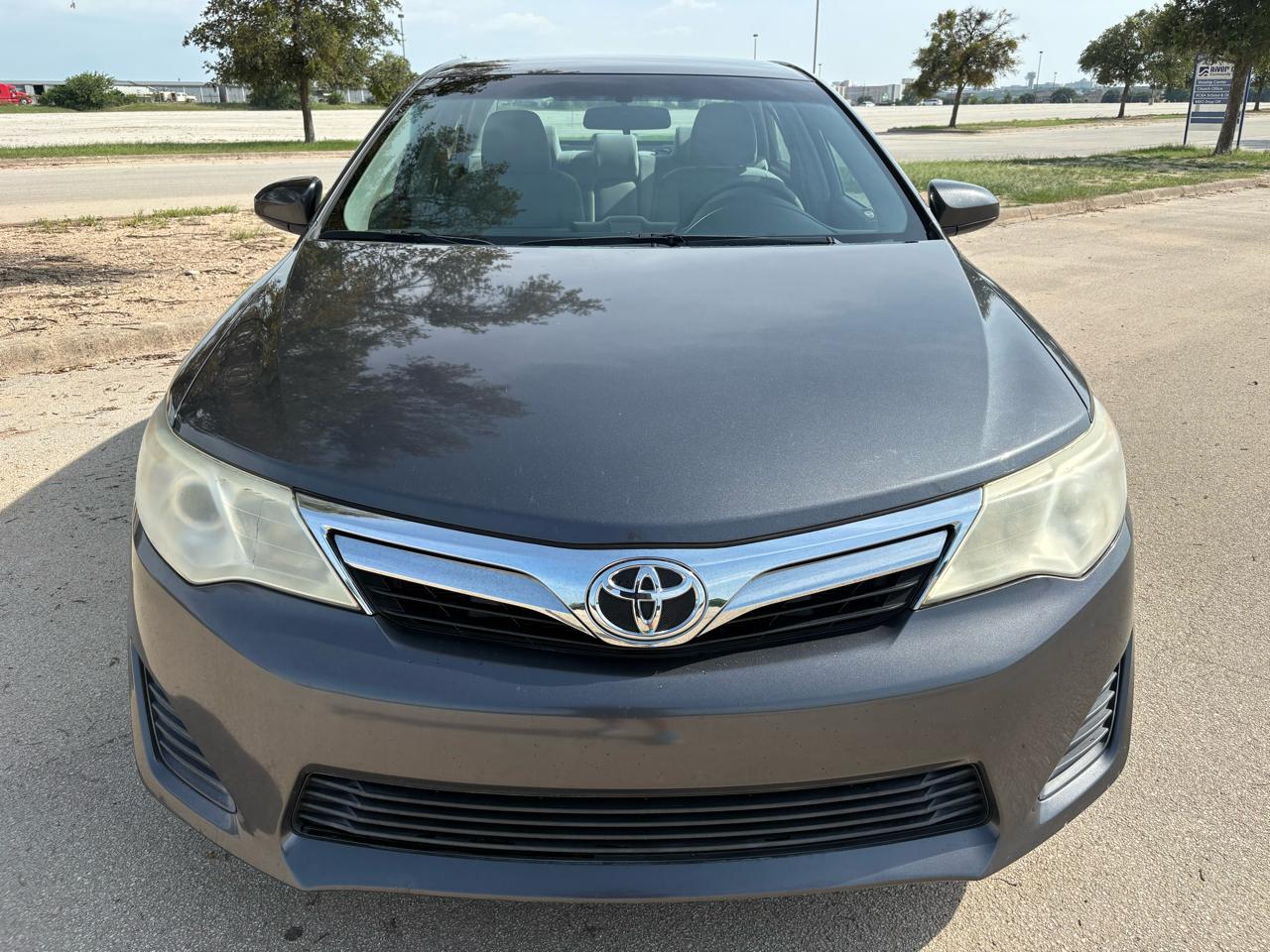 Toyota Camry 4dr Sedan LE 2012