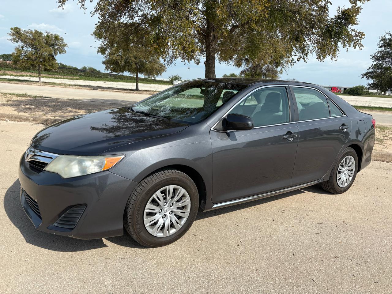 Toyota Camry 4dr Sedan LE 2012
