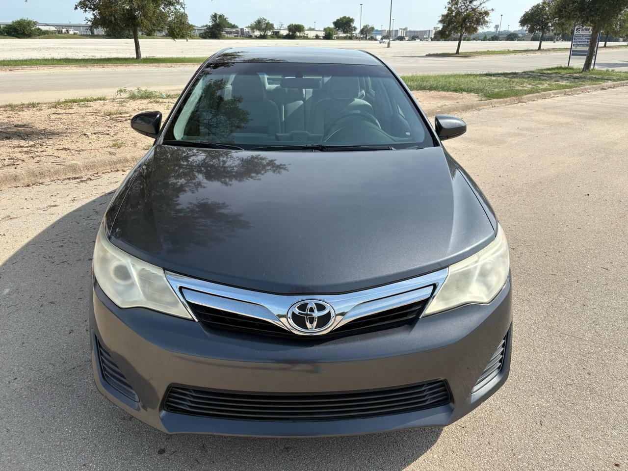 Toyota Camry 4dr Sedan LE 2012