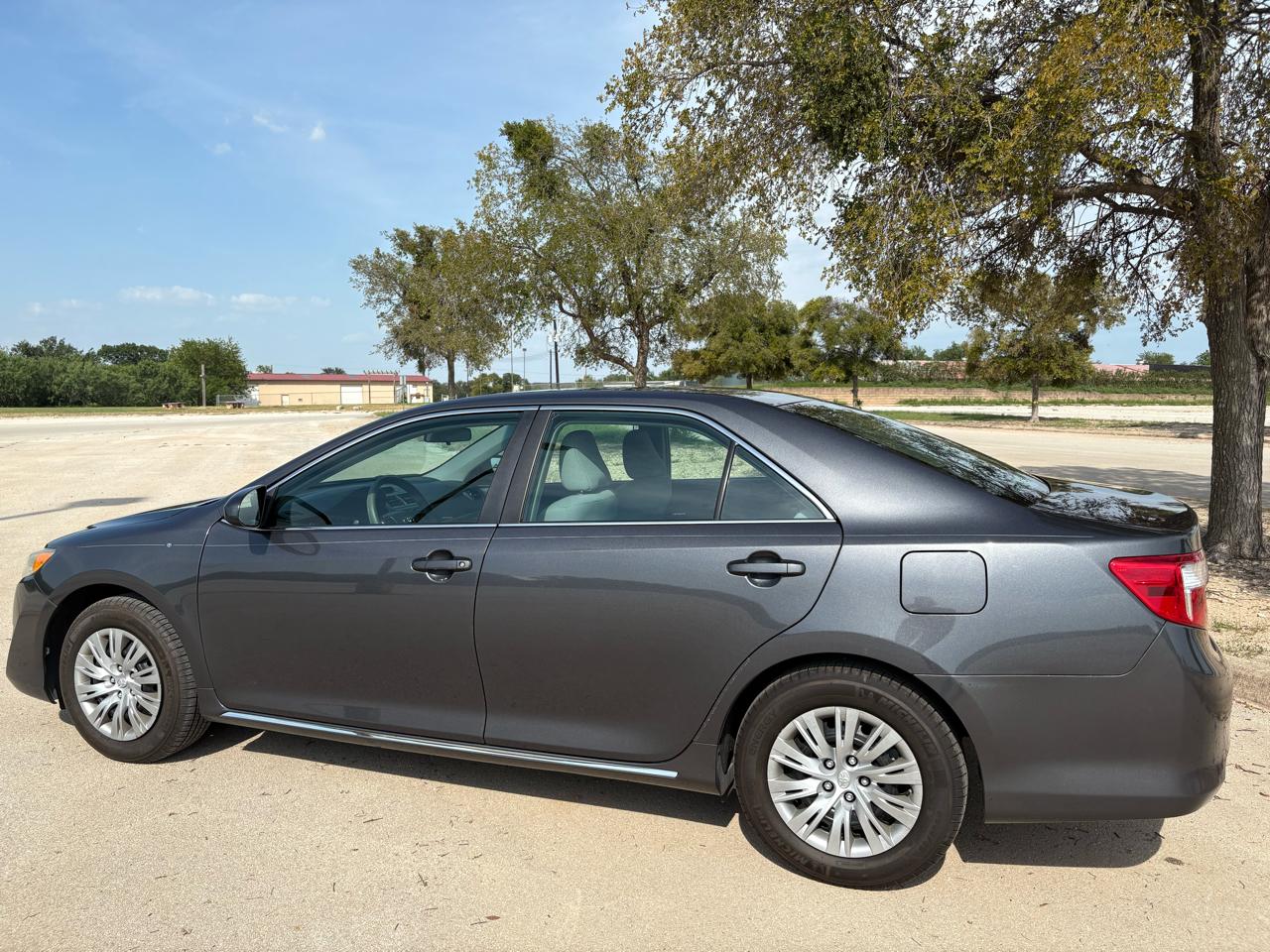 Toyota Camry 4dr Sedan LE 2012
