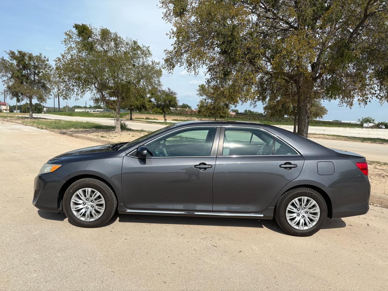 Toyota Camry 4dr Sedan LE 2012