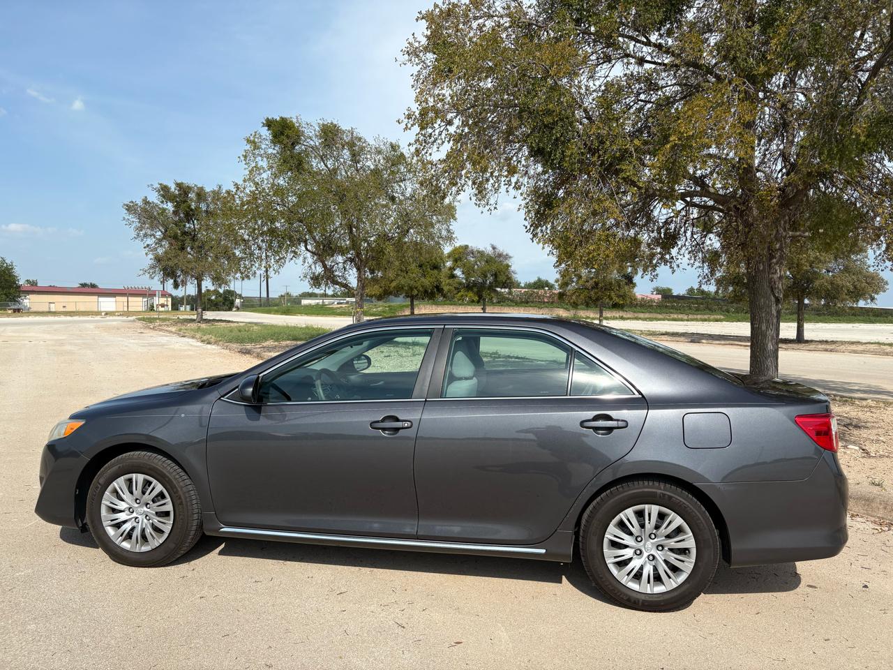Toyota Camry 4dr Sedan LE 2012
