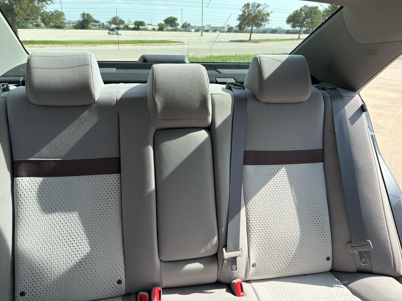 Toyota Camry 4dr Sedan LE 2012