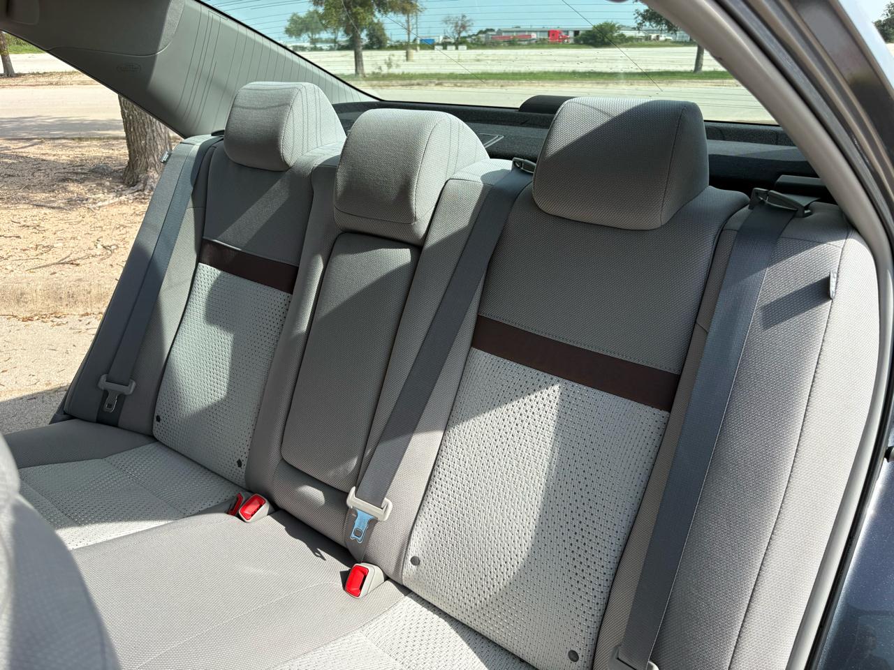 Toyota Camry 4dr Sedan LE 2012